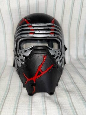 Star Wars: The Rise Of Skywalker Kylo Ren Force Rage Mask W/LED & New Batteries